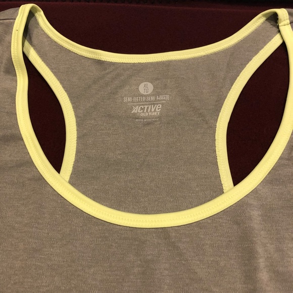 Grey and yellow old navy active tank - Picture 2 of 5